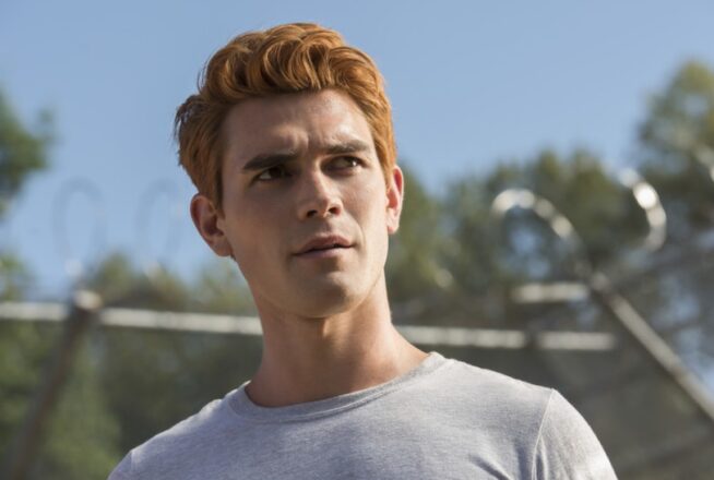 Riverdale : la première photo de la saison 4 est là ! Et oui, Archie est ENCORE torse nu