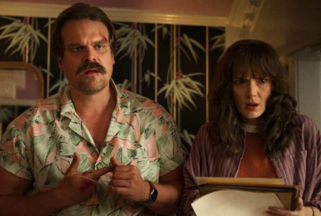 Stranger Things saison 3 : David Harbour dit ce qu’il pense vraiment de la moustache de Hopper