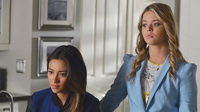 Emily et Alison, couple de séries dans Pretty Little Liars