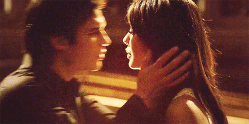 Damon et Elena (The Vampire Diaries)