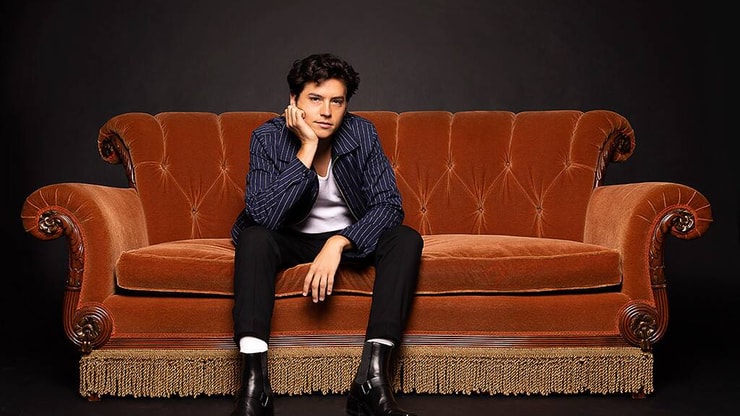 Friends : Cole Sprouse rend hommage à la série et les fans s’emballent