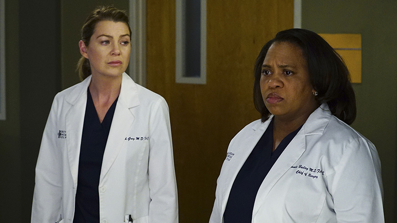 Grey's Anatomy saison 16 : les fans furieux contre Bailey, Ellen Pompeo réagit parfaitement