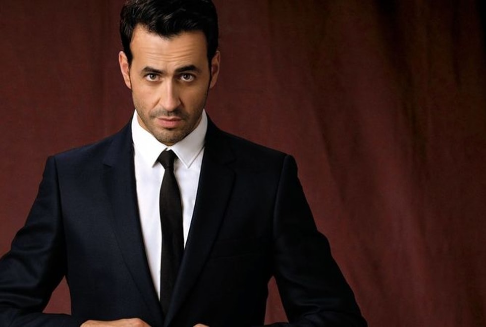 Une série parodique du Bachelor avec Jonathan Cohen en préparation sur CANAL+