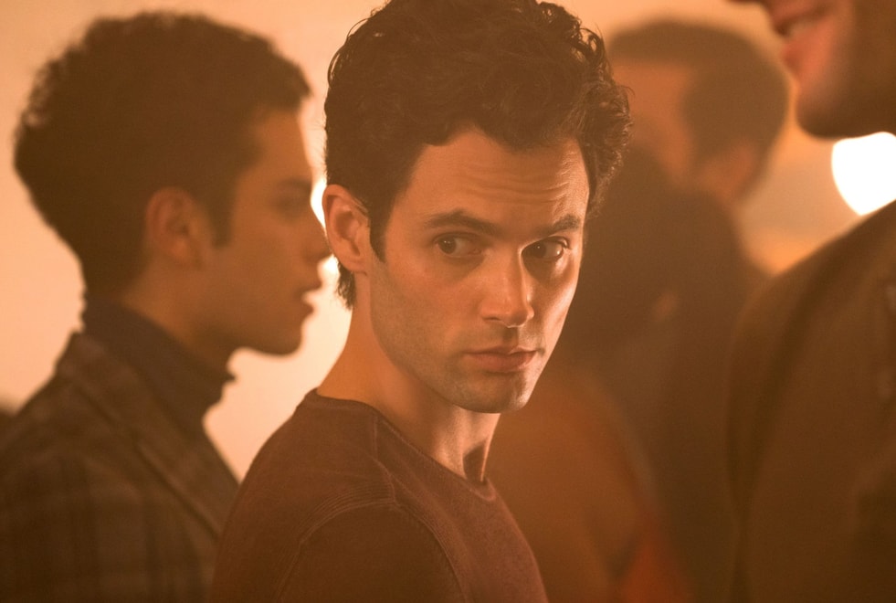 YOU : la saison 2 prendra des « tournants extrêmes » selon cet acteur
