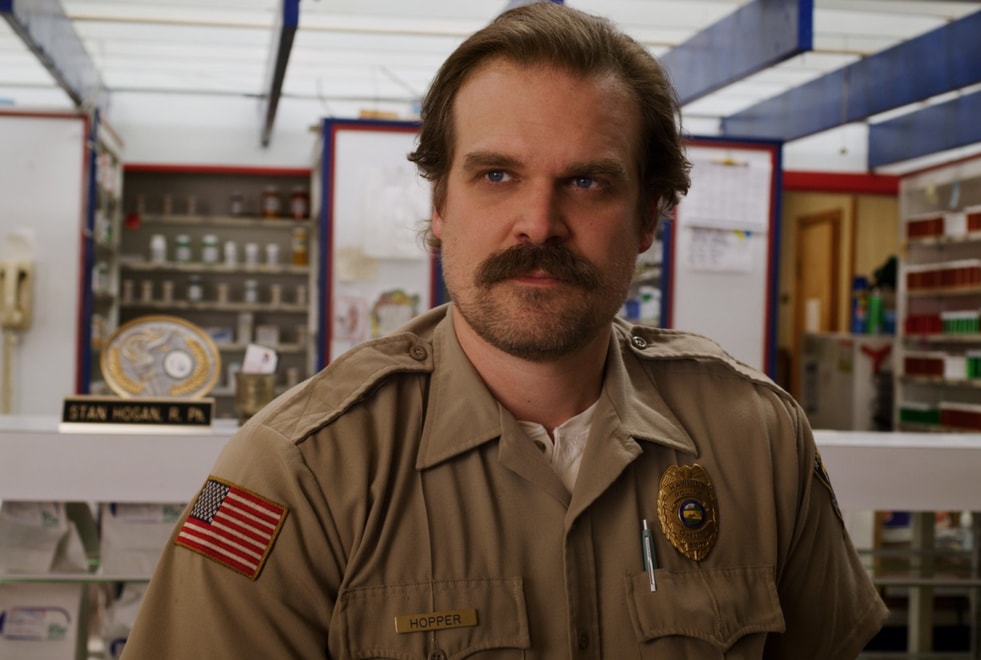 Stranger Things : un gros indice sur le destin de Hopper dévoilé ? (Photo)