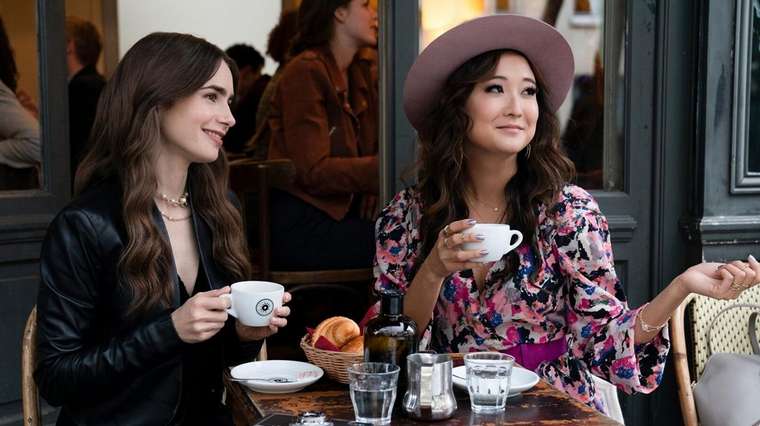 emily-in-paris-cafe