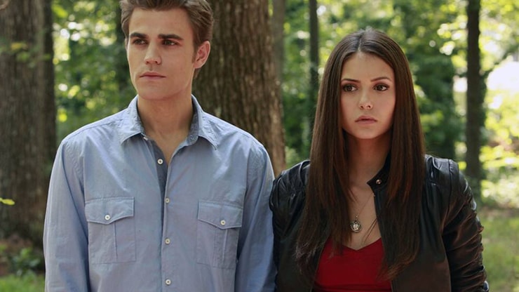 The Vampire Diaries : Nina Dobrev met les choses au clair sur sa rivalité avec Paul Wesley