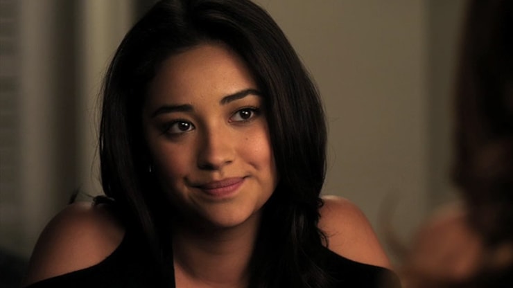 Pretty Little Liars : les fans de Shay Mitchell veulent qu'elle appelle sa fille... Emily