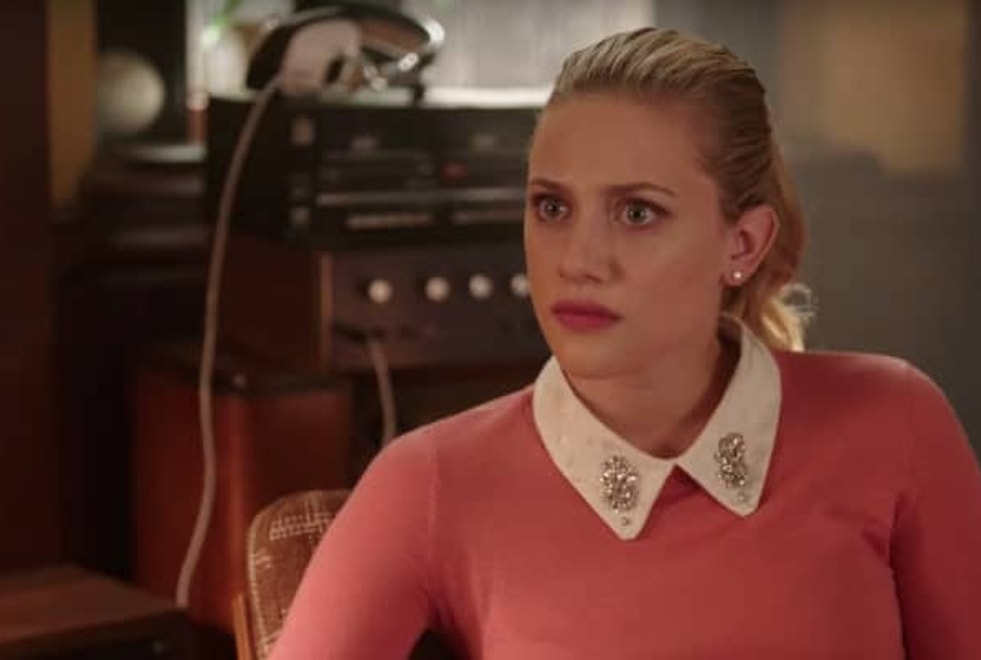Riverdale : Lili Reinhart pousse un coup de gueule contre les applis de retouches photos
