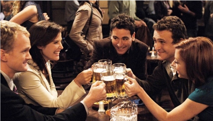 How I Met Your Mother : cet incroyable détail sur un couple du MacLaren&rsquo;s que vous avez loupé