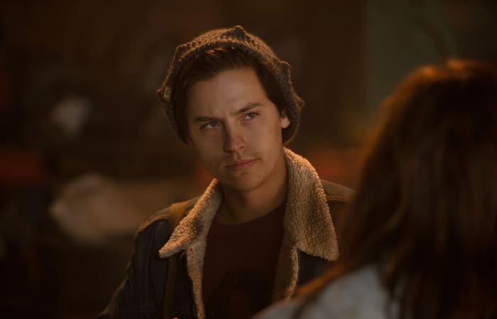 Riverdale : cette nouvelle théorie de fans prouve que Jughead est bien en vie