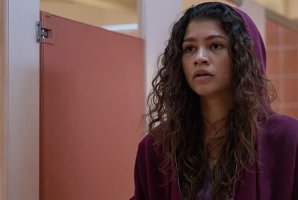 Euphoria : un premier poster pour l’épisode spécial Noël centré sur Rue