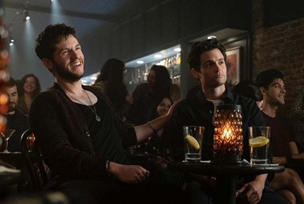 YOU : la saison 2 se dévoile avec de nombreuses nouvelles photos