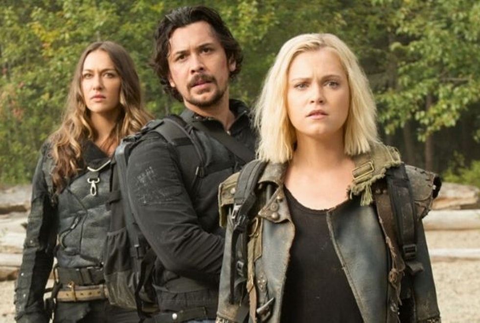 The 100 : les fans abandonnent-ils la série à cause de Bellamy ?