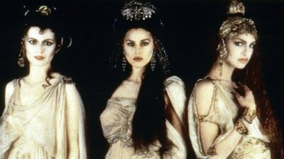 Brides of Dracula : une nouvelle série vampire et sexy, par le créateur de Riverdale