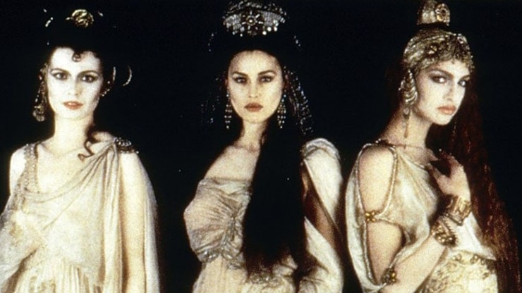 Brides of Dracula : une nouvelle série vampire et sexy, par le créateur de Riverdale