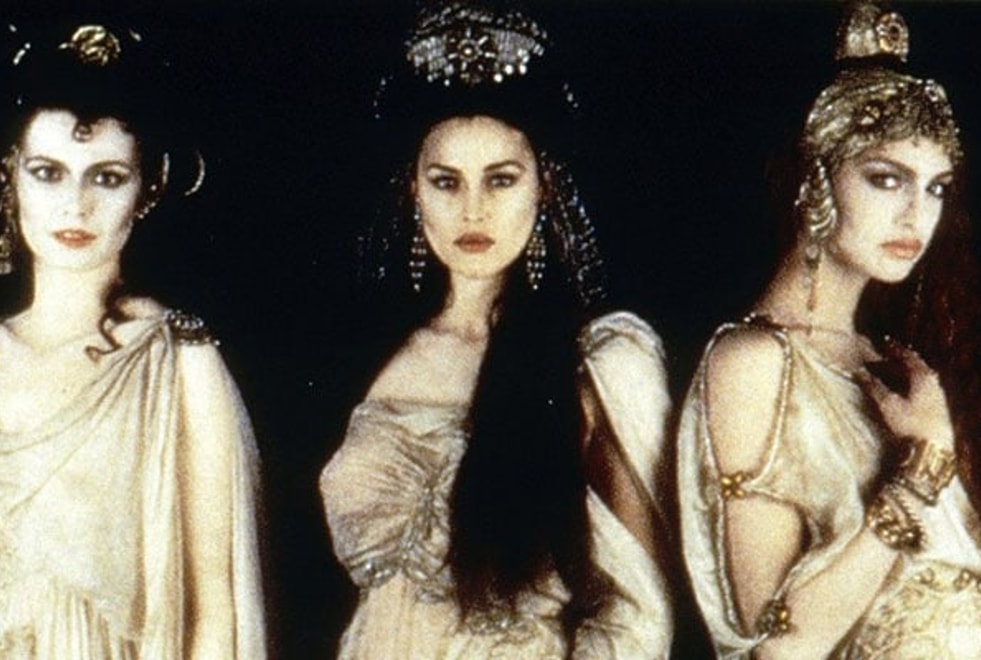 Brides of Dracula : une nouvelle série vampire et sexy, par le créateur de Riverdale