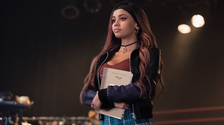 Riverdale : Vanessa Morgan révèle la vérité sur la théorie de la mort de Toni