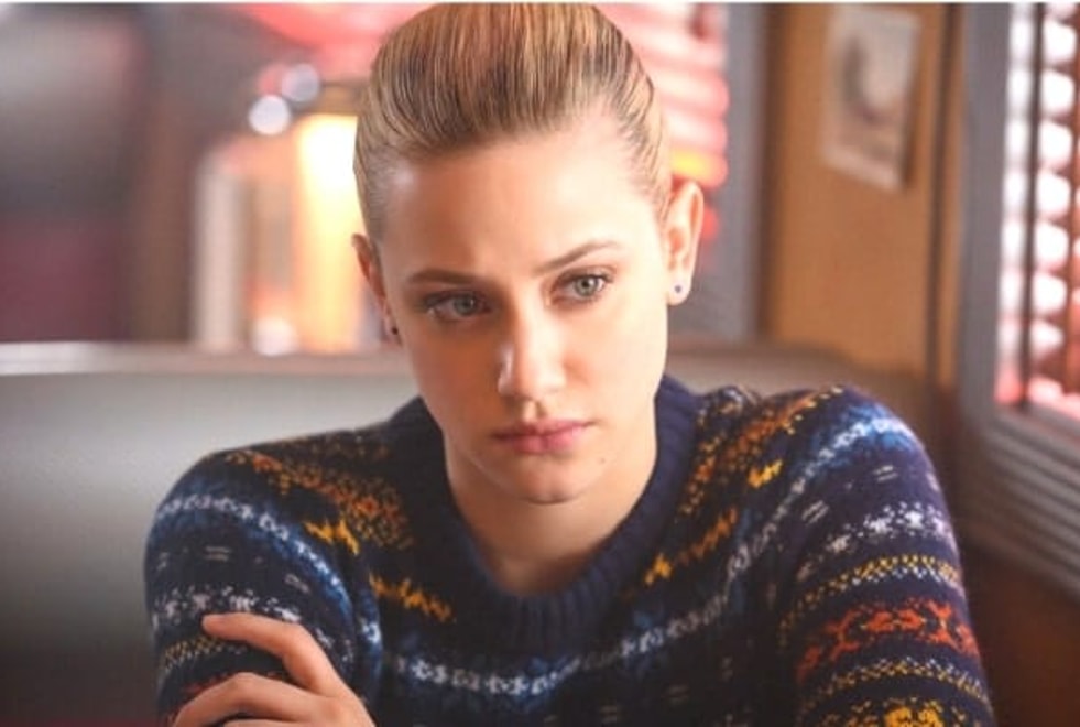 Riverdale : Lili Reinhart confie s’être sentie mal à l’aise pour sa scène tournée en sous-vêtements
