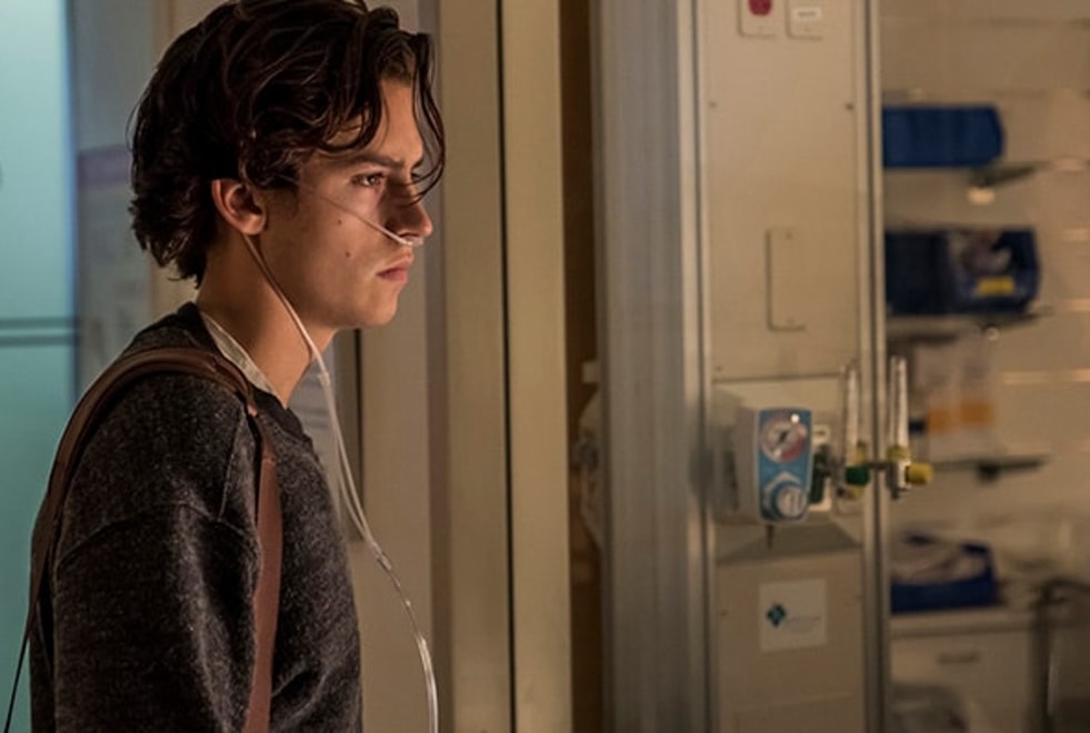 Cole Sprouse : alerte bon plan, son film romantique À Deux Mètres de Toi est dispo sur Amazon Prime Video