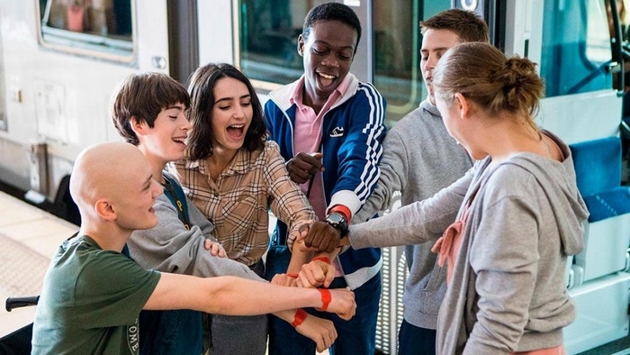 les adolescents des bracelets rouges