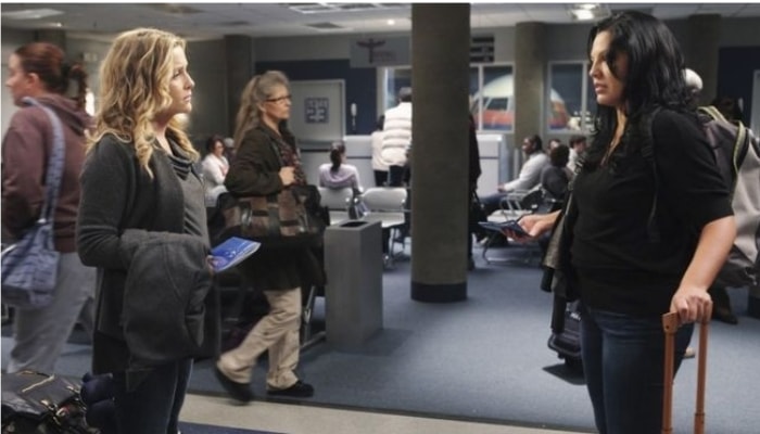 jessica capshaw enceinte dans le rôle d'arizona robbins dans grey's anatomy