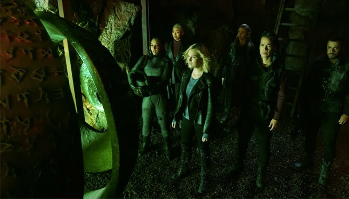 The 100 saison 7 : 3 choses qui prouvent qu'il y aura un voyage dans le temps