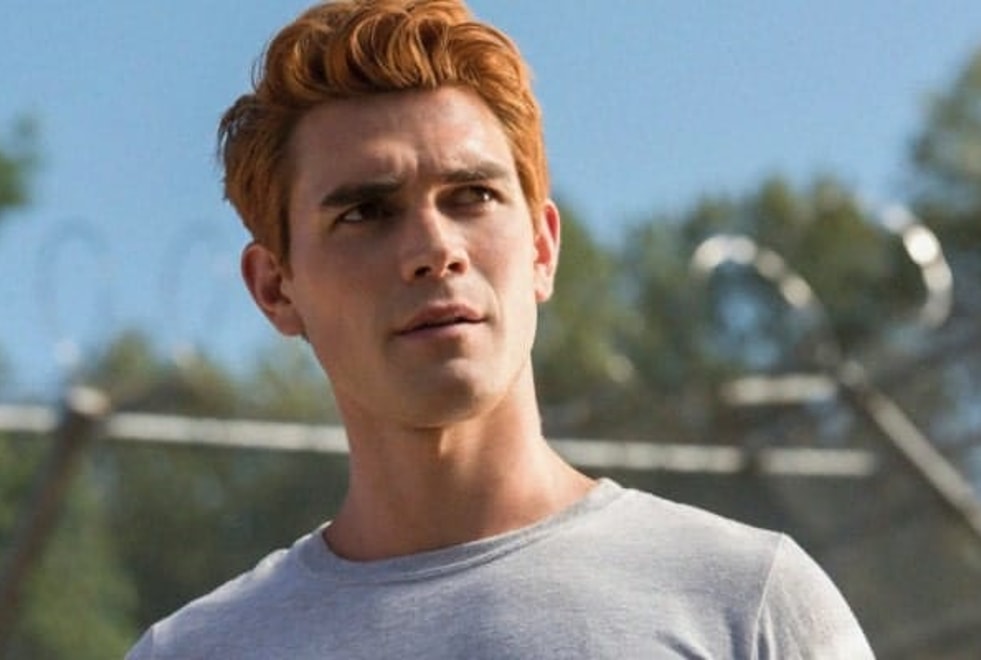 Riverdale : KJ Apa (Archie) s’est blessé sur le tournage de son film