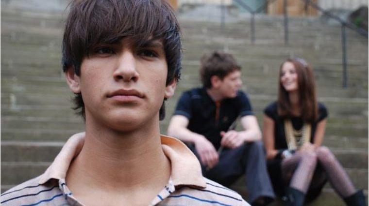 Freddie McClair dans Skins