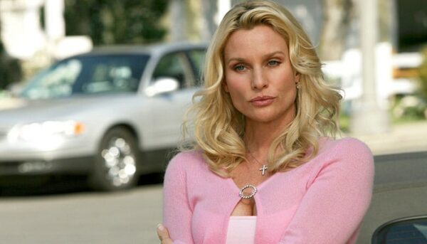 Edie Britt Desperate Housewives