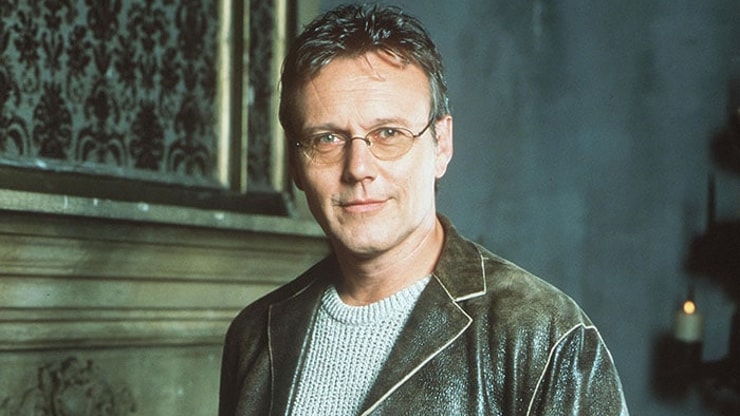 Buffy contre les vampires : pourquoi Anthony Head (Giles) est-il parti de la série dans la saison 6 ?
