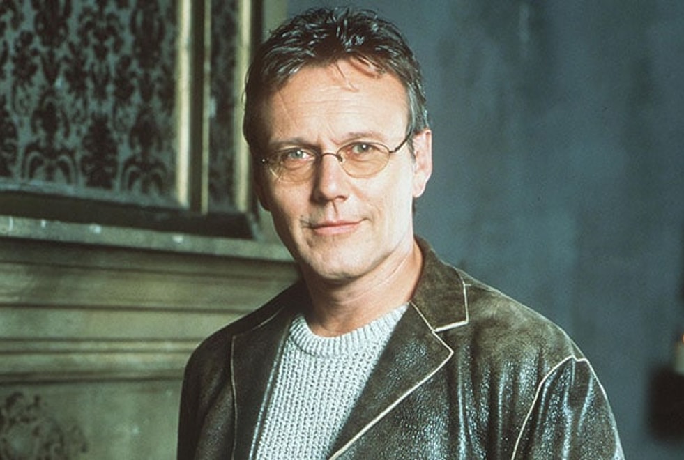 Buffy contre les vampires : pourquoi Anthony Head (Giles) est-il parti de la série dans la saison 6 ?