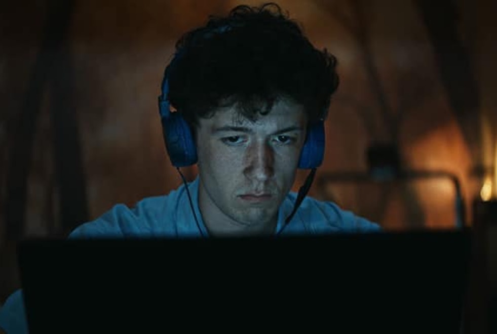 How To Sell Drugs Online (Fast) : une folle bande-annonce pour la saison 2