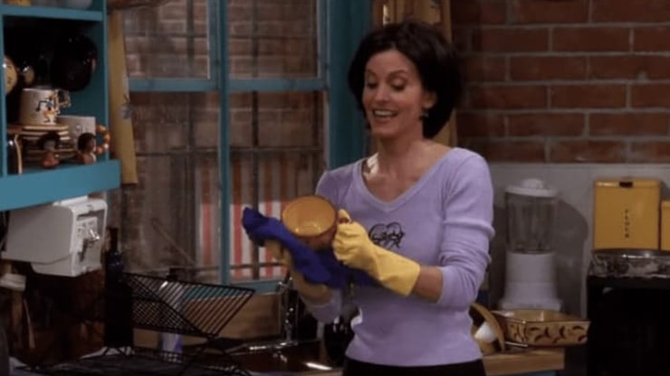 Friends : Courteney Cox pense être encore plus maniaque que Monica