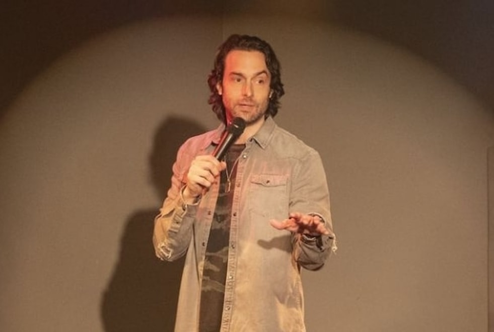 YOU : Chris D’Elia est accusé de harcèlement sexuel sur mineures