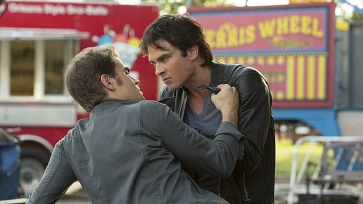 The Vampire Diaries : qui gagnerait un combat entre Damon et Stefan ? Les acteurs répondent