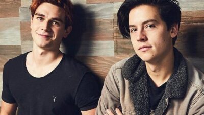 Riverdale : KJ Apa et Cole Sprouse passent leur confinement ensemble