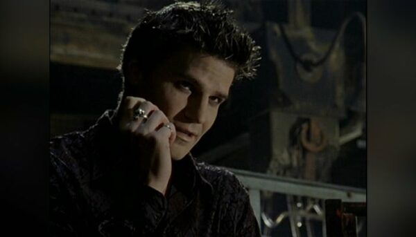 Angelus Buffy contre les vampires