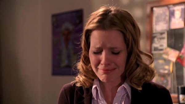 Anya Buffy contre les vampires pleure