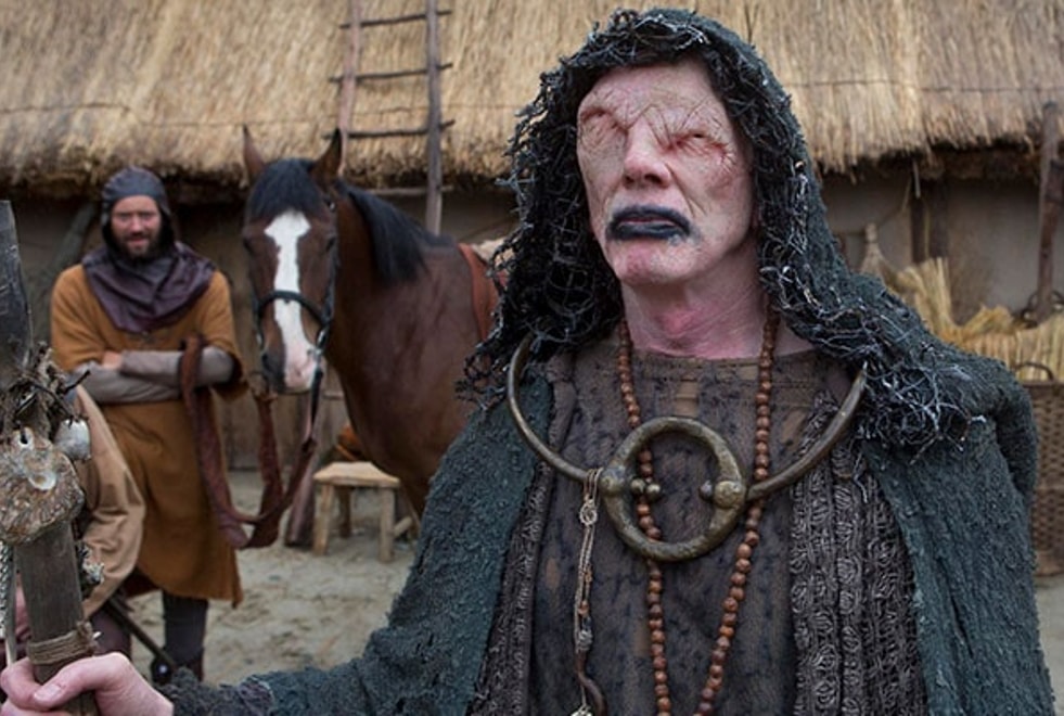 Vikings : la raison pour laquelle les personnages lèchent la main du Voyant avant chaque prophétie
