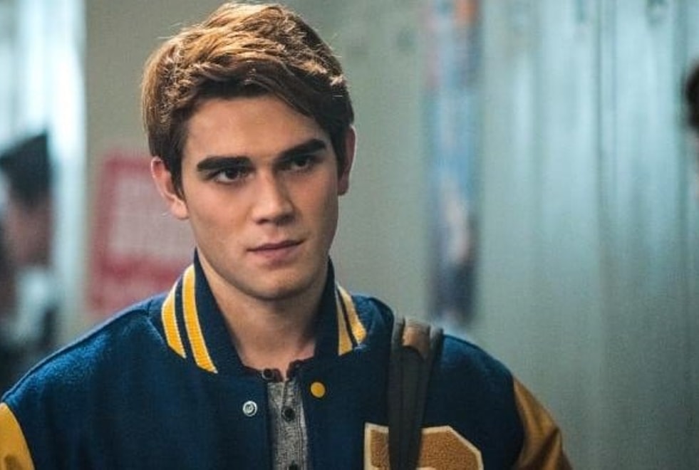Riverdale : KJ Apa héros d’un film sur le coronavirus aux côtés de Sofia Carson