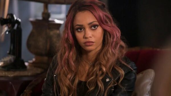 riverdale-vanessa-morgan-divorce-une