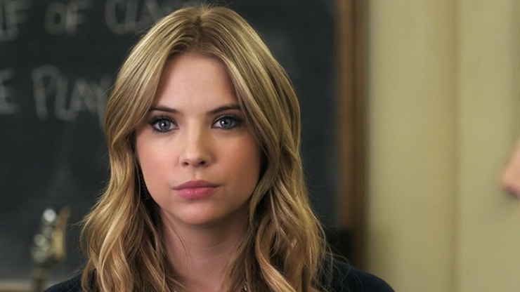 Ashley Benson (PLL) raconte sa pire rencontre avec une fan : 'j'étais complètement nue'