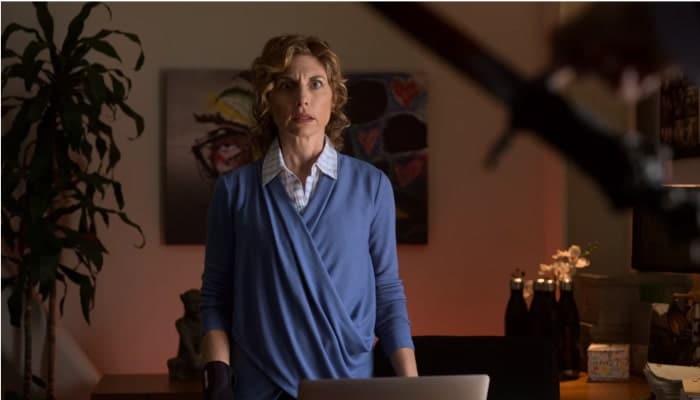 Keri Bureau_Lucifer ep3 saison 5-min
