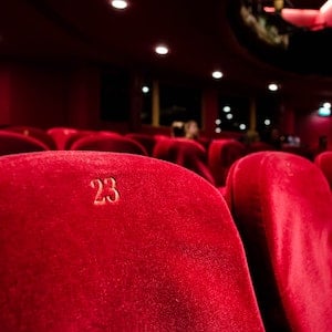 Rien, les gens qui mangent au cinéma te donnent de l'urticaire