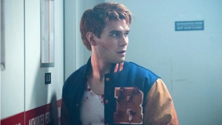 Riverdale : KJ Apa veut que Archie "entre dans un gang"
