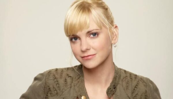 anna faris christy mom