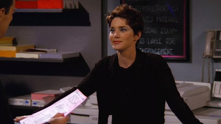 Friends : que devient Angela Featherstone, qui joue Chloe la fille de la photocopieuse ?