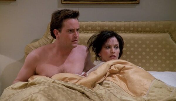 Friends scene coupee chandler monica