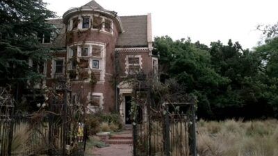 American Horror Story : Connie Britton et Dylan McDermott rejoignent la saison 8